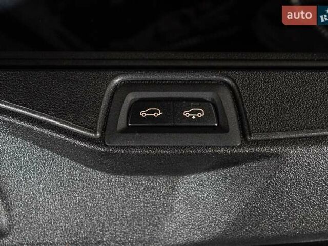 Черный БМВ X7, объемом двигателя 3 л и пробегом 65 тыс. км за 79900 $, фото 67 на Automoto.ua