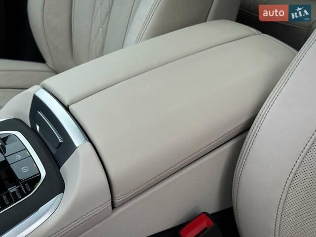 Черный БМВ X7, объемом двигателя 3 л и пробегом 110 тыс. км за 96499 $, фото 78 на Automoto.ua