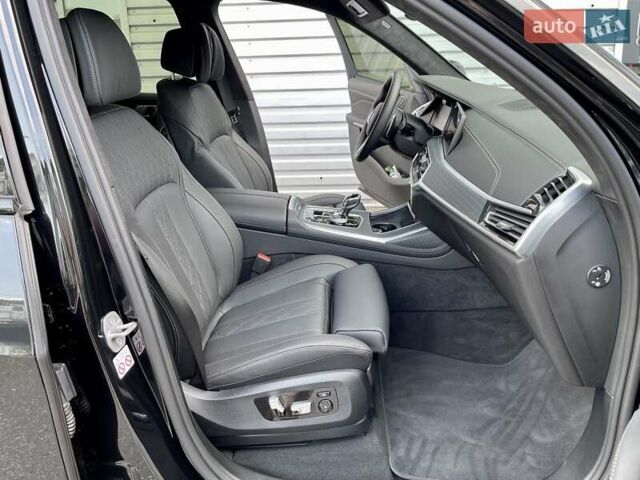 Черный БМВ X7, объемом двигателя 2.99 л и пробегом 29 тыс. км за 106500 $, фото 18 на Automoto.ua