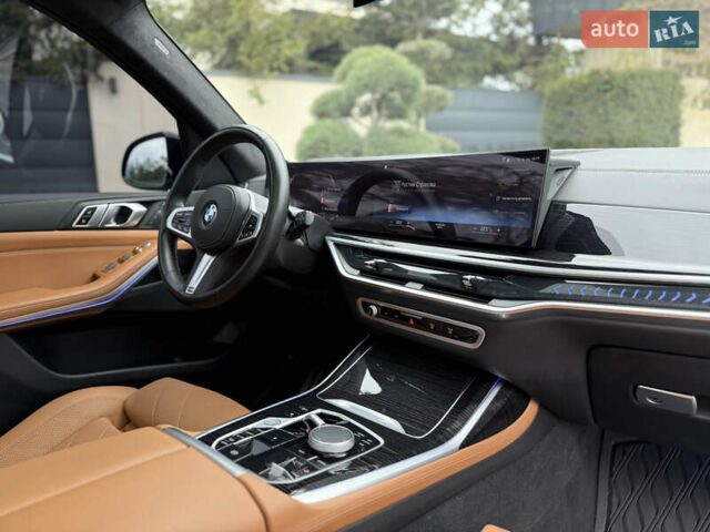 Черный БМВ X7, объемом двигателя 2.99 л и пробегом 117 тыс. км за 103900 $, фото 80 на Automoto.ua