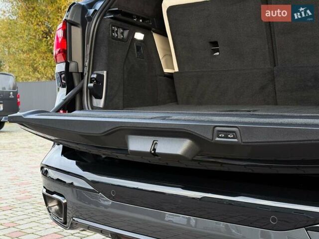Черный БМВ X7, объемом двигателя 3 л и пробегом 110 тыс. км за 96499 $, фото 97 на Automoto.ua