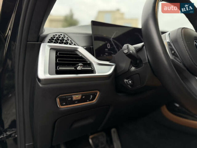 Черный БМВ X7, объемом двигателя 2.99 л и пробегом 117 тыс. км за 103900 $, фото 33 на Automoto.ua