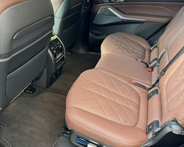 Черный БМВ X7, объемом двигателя 2.99 л и пробегом 20 тыс. км за 124000 $, фото 17 на Automoto.ua