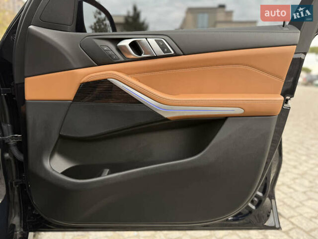 Черный БМВ X7, объемом двигателя 2.99 л и пробегом 117 тыс. км за 103900 $, фото 73 на Automoto.ua