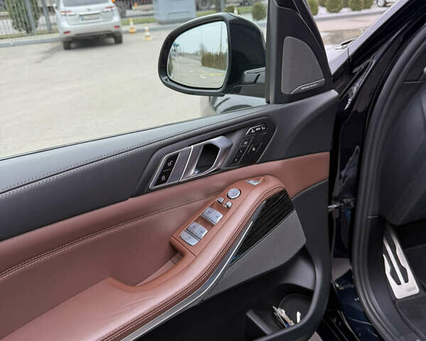 Черный БМВ X7, объемом двигателя 2.99 л и пробегом 90 тыс. км за 108000 $, фото 23 на Automoto.ua