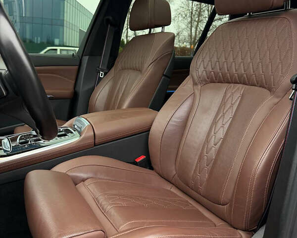 Чорний БМВ X7, об'ємом двигуна 2.99 л та пробігом 49 тис. км за 129000 $, фото 10 на Automoto.ua