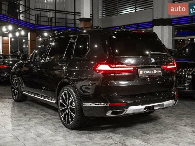 Черный БМВ X7, объемом двигателя 3 л и пробегом 65 тыс. км за 79900 $, фото 70 на Automoto.ua