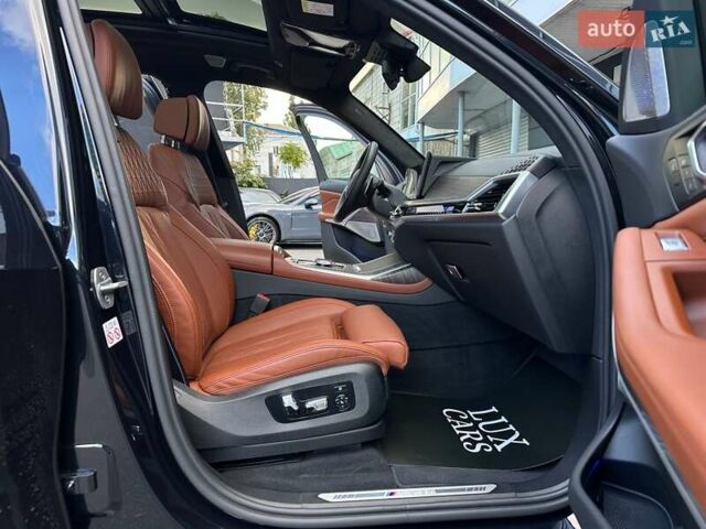 Черный БМВ X7, объемом двигателя 4.4 л и пробегом 40 тыс. км за 140900 $, фото 51 на Automoto.ua