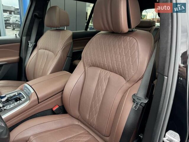 Черный БМВ X7, объемом двигателя 3 л и пробегом 29 тыс. км за 99900 $, фото 21 на Automoto.ua