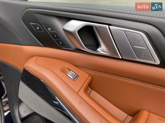 Черный БМВ X7, объемом двигателя 2.99 л и пробегом 98 тыс. км за 89000 $, фото 16 на Automoto.ua