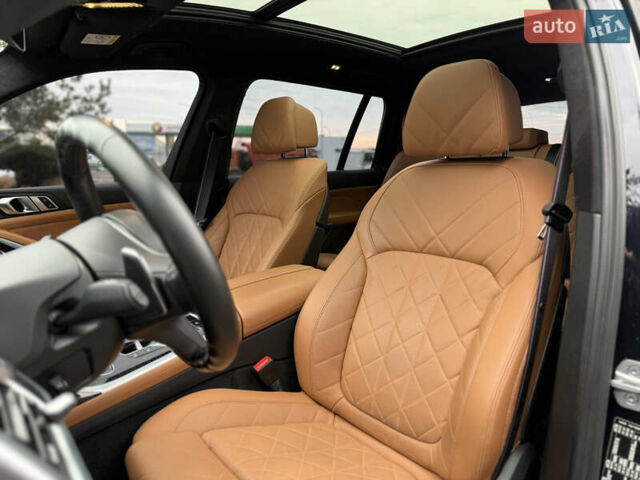 Черный БМВ X7, объемом двигателя 2.99 л и пробегом 117 тыс. км за 103900 $, фото 31 на Automoto.ua