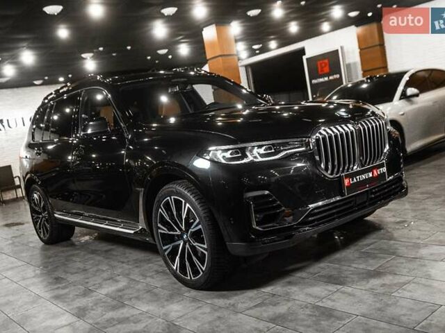 Черный БМВ X7, объемом двигателя 3 л и пробегом 65 тыс. км за 79900 $, фото 107 на Automoto.ua