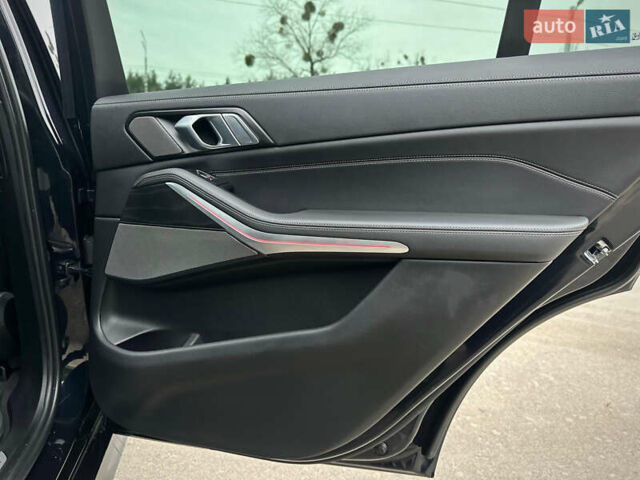 Черный БМВ X7, объемом двигателя 2.99 л и пробегом 41 тыс. км за 89900 $, фото 80 на Automoto.ua