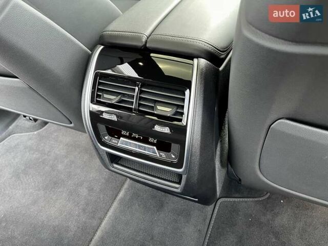 Черный БМВ X7, объемом двигателя 2.99 л и пробегом 29 тыс. км за 106500 $, фото 23 на Automoto.ua