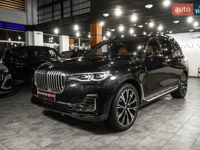 Черный БМВ X7, объемом двигателя 3 л и пробегом 65 тыс. км за 79900 $, фото 28 на Automoto.ua