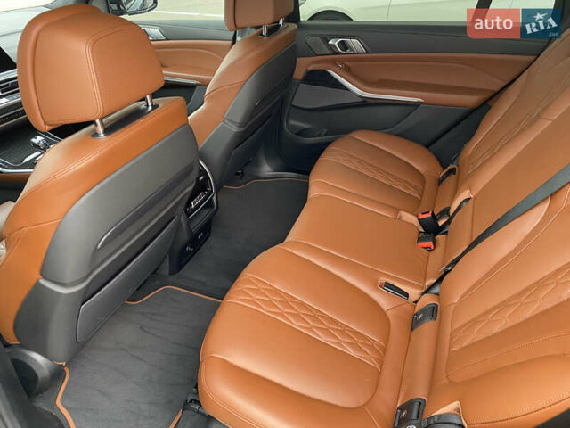 Черный БМВ X7, объемом двигателя 2.99 л и пробегом 98 тыс. км за 89000 $, фото 13 на Automoto.ua