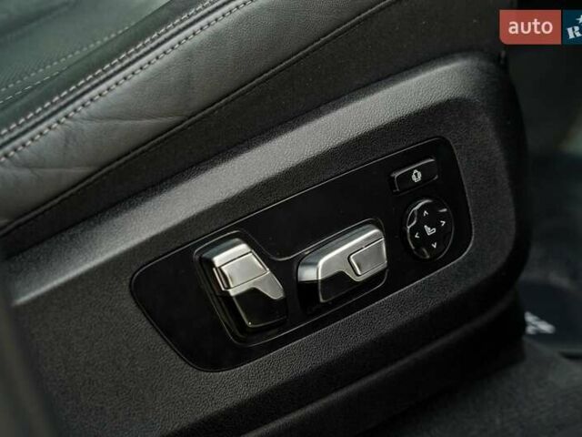 Черный БМВ X7, объемом двигателя 3 л и пробегом 67 тыс. км за 99500 $, фото 50 на Automoto.ua