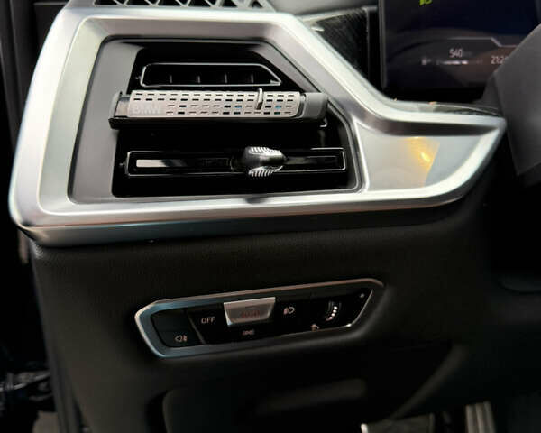 Черный БМВ X7, объемом двигателя 2.99 л и пробегом 90 тыс. км за 108000 $, фото 25 на Automoto.ua