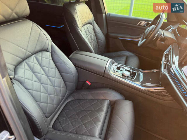 Черный БМВ X7, объемом двигателя 2.99 л и пробегом 57 тыс. км за 115500 $, фото 59 на Automoto.ua