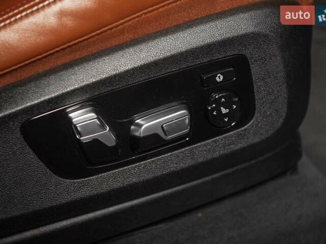 Черный БМВ X7, объемом двигателя 3 л и пробегом 65 тыс. км за 79900 $, фото 80 на Automoto.ua