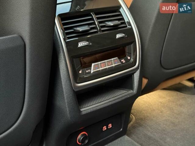 Черный БМВ X7, объемом двигателя 3 л и пробегом 88 тыс. км за 69999 $, фото 23 на Automoto.ua