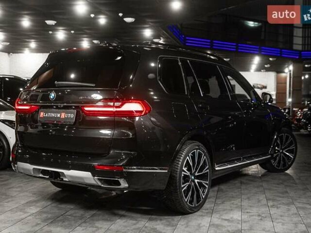 Черный БМВ X7, объемом двигателя 3 л и пробегом 65 тыс. км за 79900 $, фото 44 на Automoto.ua