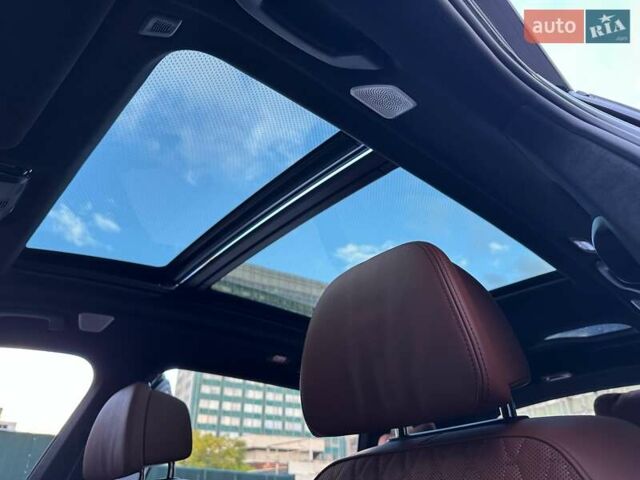 Черный БМВ X7, объемом двигателя 4.4 л и пробегом 40 тыс. км за 140900 $, фото 69 на Automoto.ua