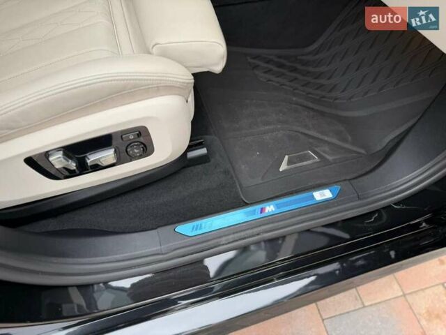 Черный БМВ X7, объемом двигателя 3 л и пробегом 33 тыс. км за 77000 $, фото 22 на Automoto.ua