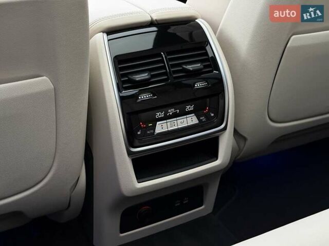 Черный БМВ X7, объемом двигателя 3 л и пробегом 110 тыс. км за 96499 $, фото 87 на Automoto.ua