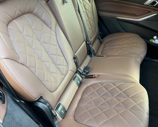 Черный БМВ X7, объемом двигателя 2.99 л и пробегом 20 тыс. км за 124000 $, фото 21 на Automoto.ua