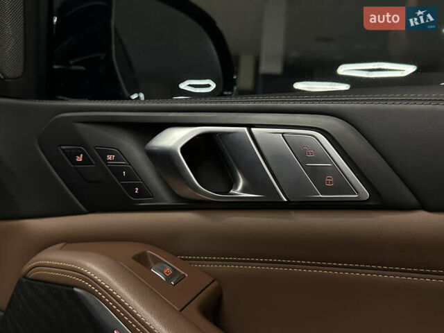 Черный БМВ X7, объемом двигателя 3 л и пробегом 96 тыс. км за 99999 $, фото 38 на Automoto.ua