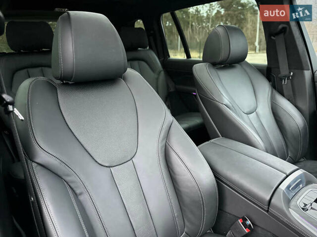 Черный БМВ X7, объемом двигателя 2.99 л и пробегом 41 тыс. км за 89900 $, фото 66 на Automoto.ua