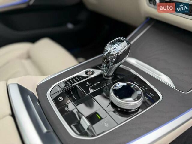 Черный БМВ X7, объемом двигателя 3 л и пробегом 33 тыс. км за 77000 $, фото 20 на Automoto.ua