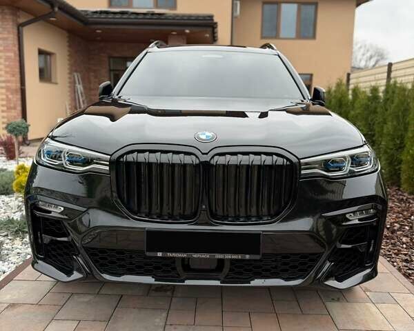 Черный БМВ X7, объемом двигателя 3 л и пробегом 33 тыс. км за 77000 $, фото 1 на Automoto.ua