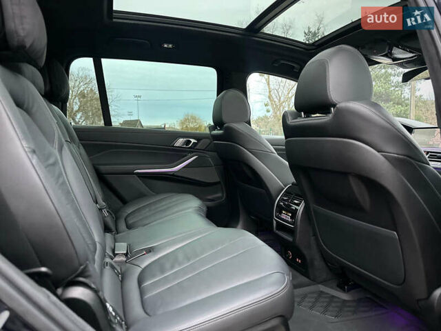 Черный БМВ X7, объемом двигателя 2.99 л и пробегом 41 тыс. км за 89900 $, фото 69 на Automoto.ua