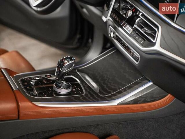 Черный БМВ X7, объемом двигателя 3 л и пробегом 65 тыс. км за 79900 $, фото 71 на Automoto.ua