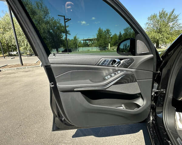 Черный БМВ X7, объемом двигателя 3 л и пробегом 70 тыс. км за 88888 $, фото 21 на Automoto.ua
