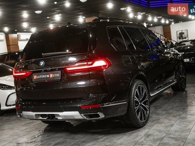 Черный БМВ X7, объемом двигателя 3 л и пробегом 65 тыс. км за 79900 $, фото 92 на Automoto.ua