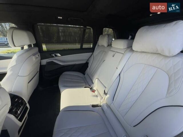 Черный БМВ X7, объемом двигателя 4.4 л и пробегом 38 тыс. км за 78000 $, фото 12 на Automoto.ua