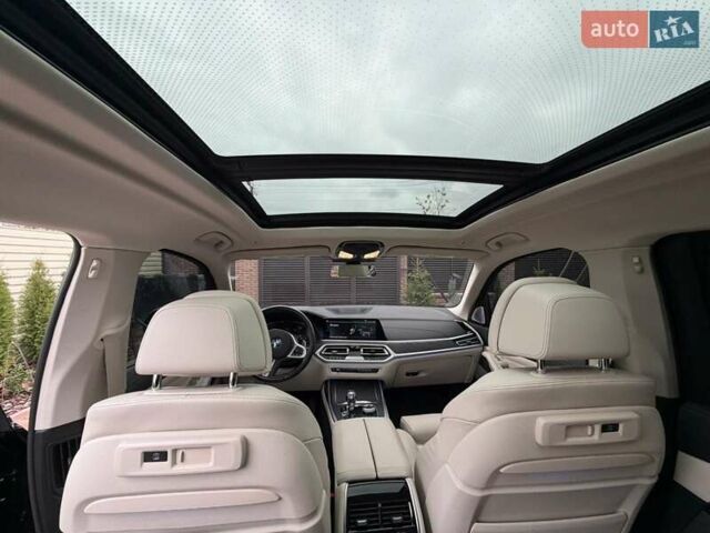 Черный БМВ X7, объемом двигателя 3 л и пробегом 33 тыс. км за 77000 $, фото 23 на Automoto.ua