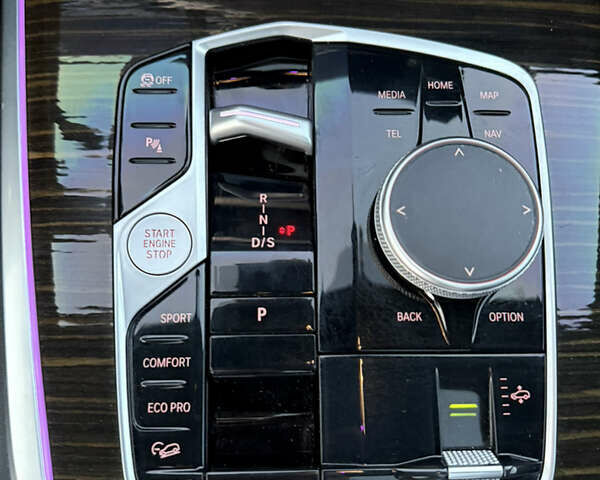 Черный БМВ X7, объемом двигателя 3 л и пробегом 28 тыс. км за 93000 $, фото 54 на Automoto.ua