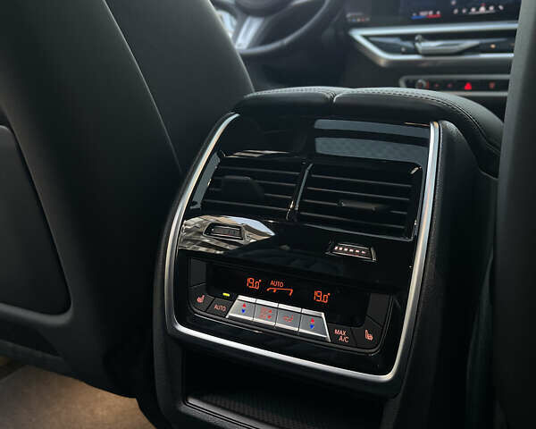 Черный БМВ X7, объемом двигателя 2.99 л и пробегом 60 тыс. км за 124999 $, фото 36 на Automoto.ua