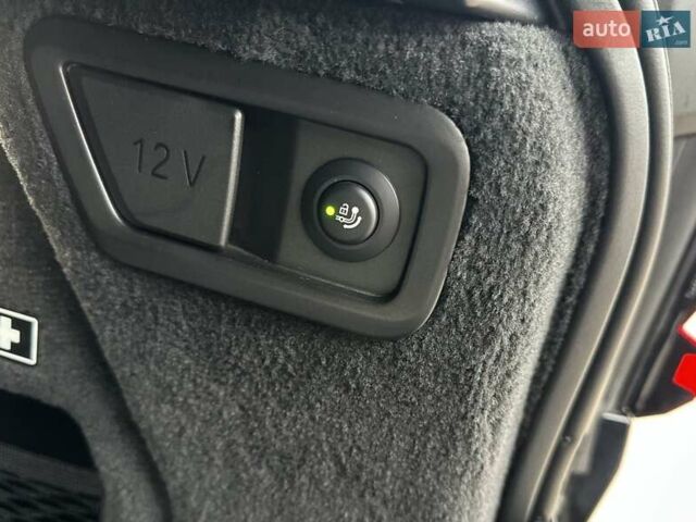 Черный БМВ X7, объемом двигателя 2.99 л и пробегом 10 тыс. км за 145555 $, фото 62 на Automoto.ua