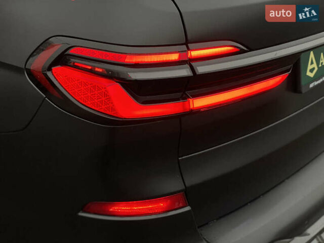 Черный БМВ X7, объемом двигателя 2.99 л и пробегом 50 тыс. км за 142000 $, фото 17 на Automoto.ua