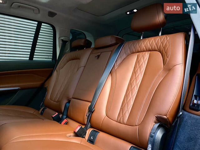 Черный БМВ X7, объемом двигателя 2.99 л и пробегом 57 тыс. км за 137990 $, фото 30 на Automoto.ua