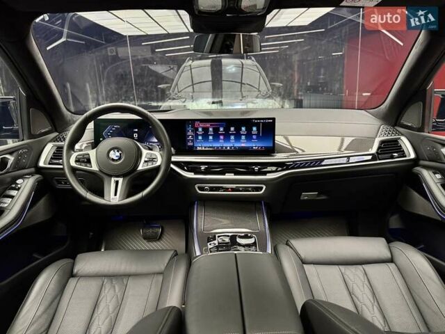 Черный БМВ X7, объемом двигателя 4.4 л и пробегом 61 тыс. км за 140900 $, фото 30 на Automoto.ua