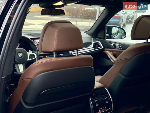 Черный БМВ X7, объемом двигателя 2.99 л и пробегом 50 тыс. км за 142000 $, фото 48 на Automoto.ua