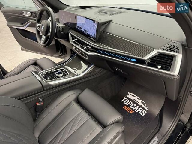 Черный БМВ X7, объемом двигателя 4.39 л и пробегом 25 тыс. км за 155990 $, фото 54 на Automoto.ua