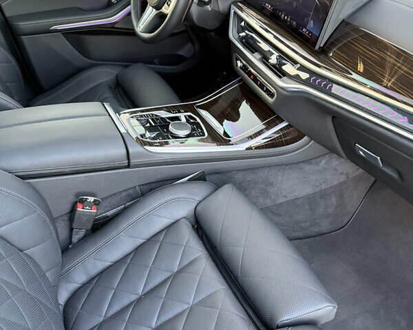 Черный БМВ X7, объемом двигателя 3 л и пробегом 28 тыс. км за 93000 $, фото 65 на Automoto.ua