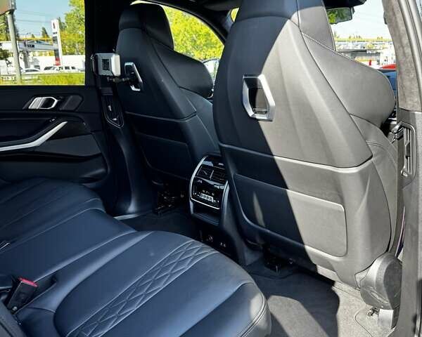 Черный БМВ X7, объемом двигателя 3 л и пробегом 60 тыс. км за 132000 $, фото 15 на Automoto.ua